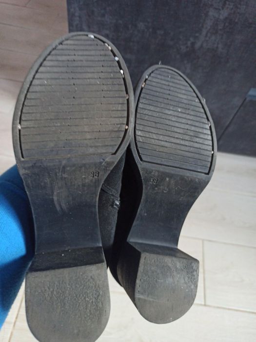 Зимові жіночі чоботи на невеликому каблучку з натуральної замші розмір