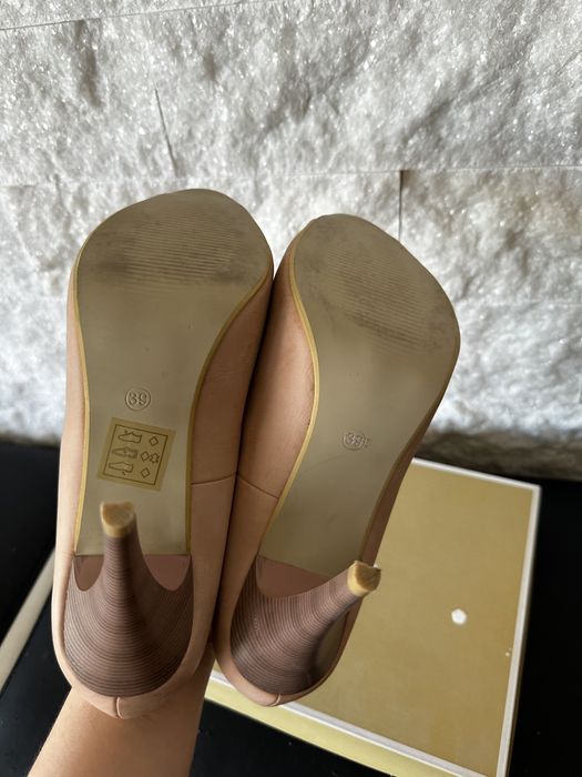 Buty damskie na szpilce r39