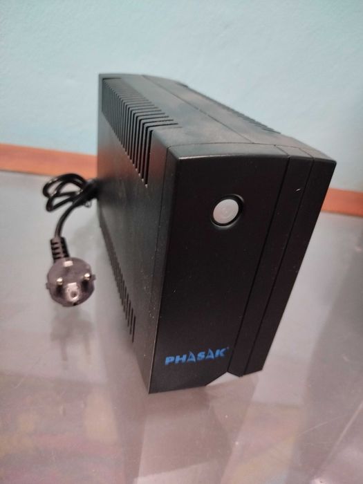 UPS 660 VA Como nova