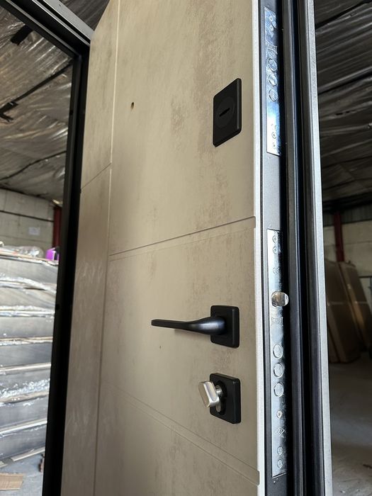 Бостон двері Безкоштовний монтаж Вхідні двері в квартиру з монтажем