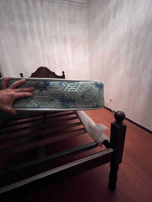 Cama de Solteiro (Sem Colchao) + Mesa Cabeceira