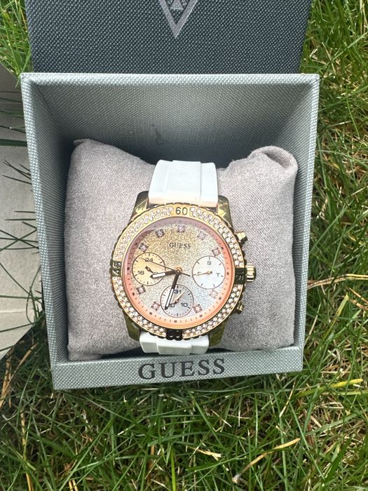 Фірмові годинники Guess Італія
