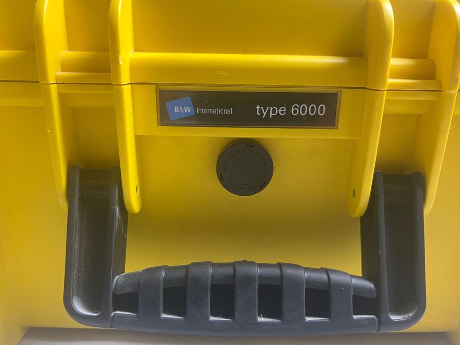 Walizka B&W Typ 6000 Żółta z Wkładem z Pianki