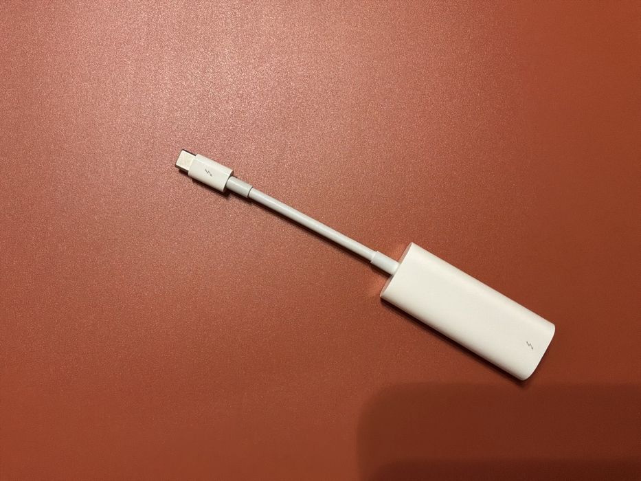 Адаптер Apple Thunderbolt 3 (USB-C) to Thunderbolt 2 (MMEL2)