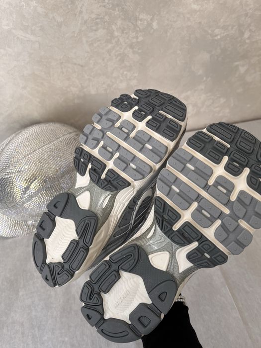 кросівки Nike Air Max Moto 2K Grey/White IQ7592-077