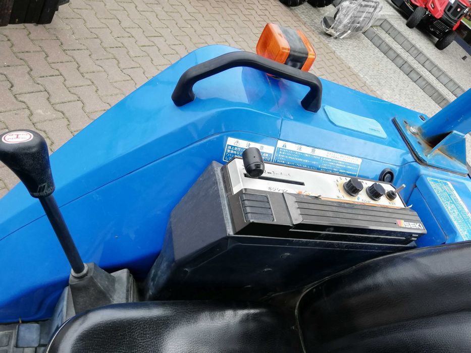 Traktor ISEKI wspomaganie rewers kabina 4WD nie malowany, glebogryzark