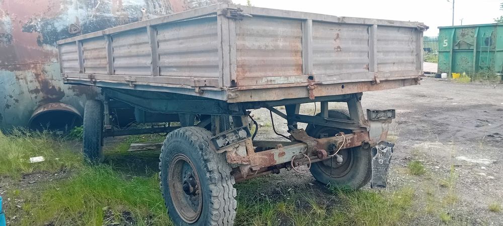 Przyczepa rolnicza D-47 wywrotka trzy stronna