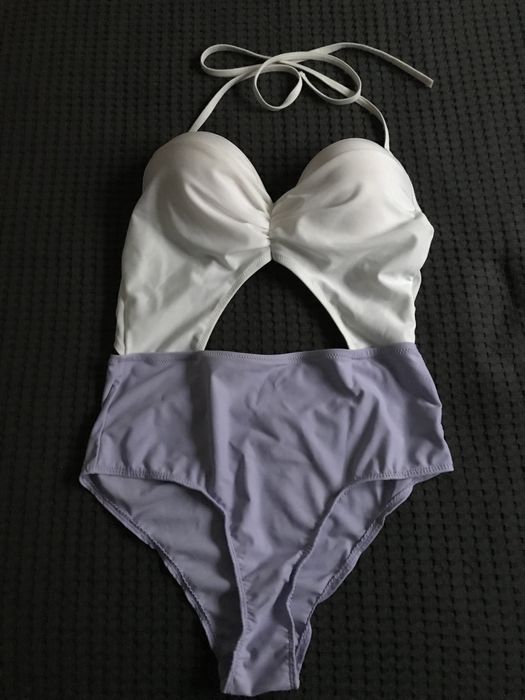 Bikinis e fato de banho usados