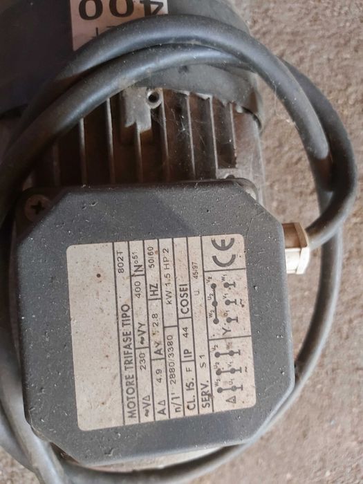 Motor eletrico trifasico