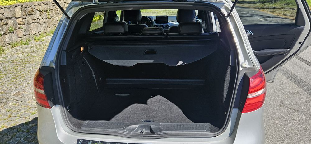 Mercedes-Benz  B 180D