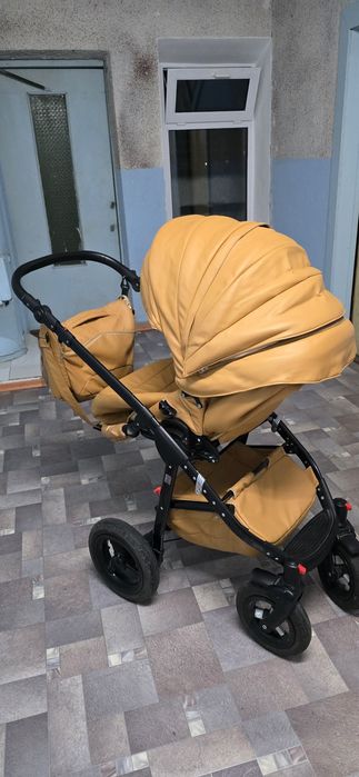 Продам коляску TAKO 2 в 1  кроватка и люлька