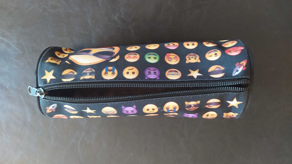 Estojo Emojis - Material Escolar
