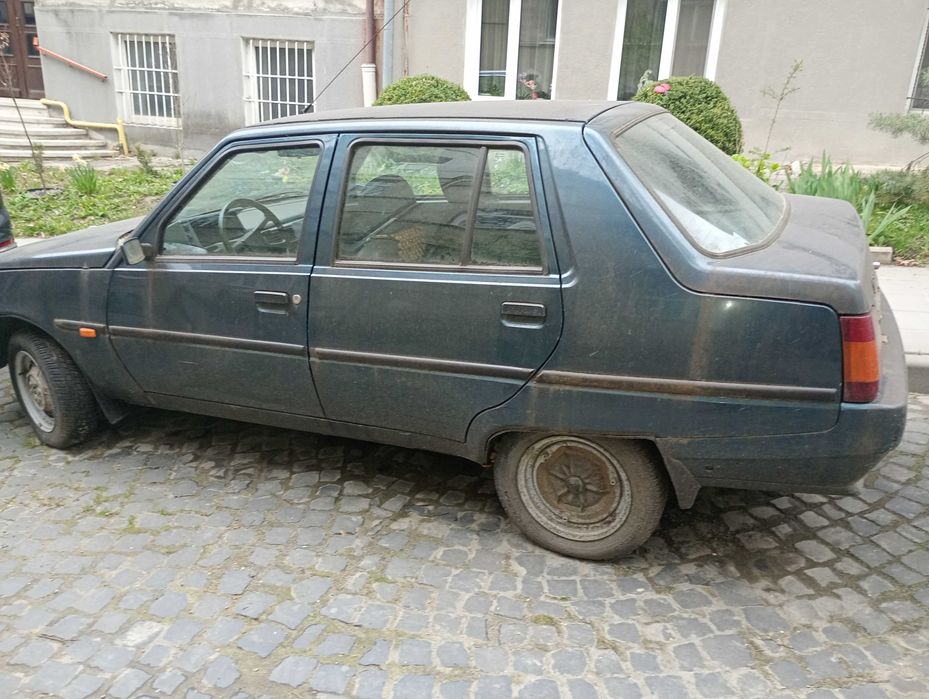 Автомобіль ЗАЗ 1103
