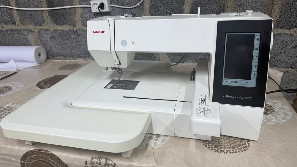 Вишивальна машинка Janome 500e