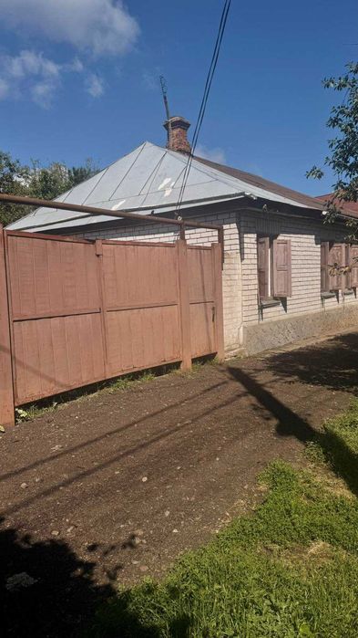 Продаж частини будинку в тихому центрі, район ТЦ Любава