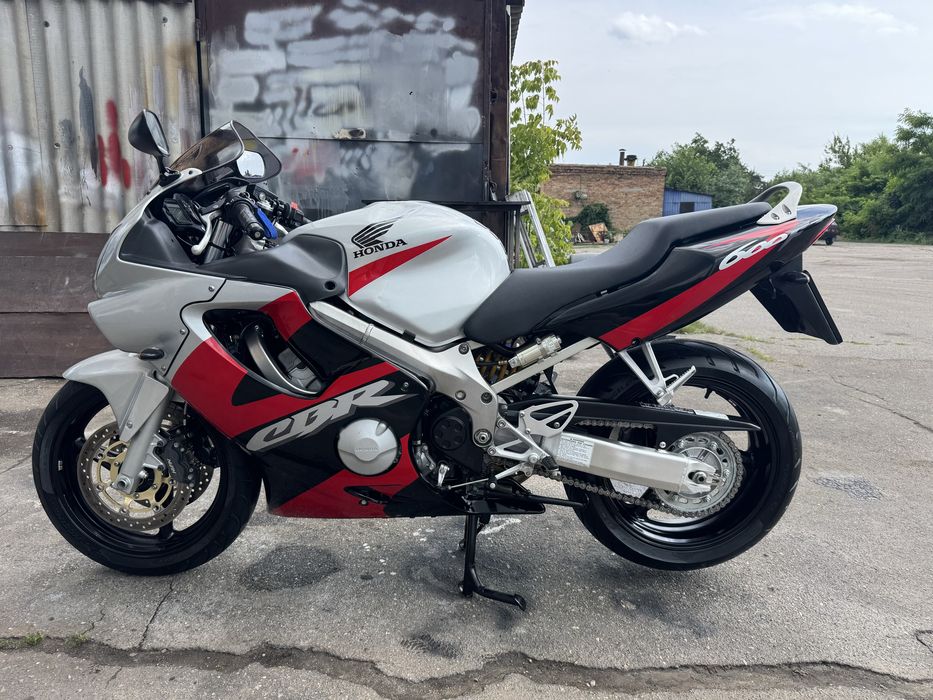 Продам мотоцикл HONDA CBR F4i