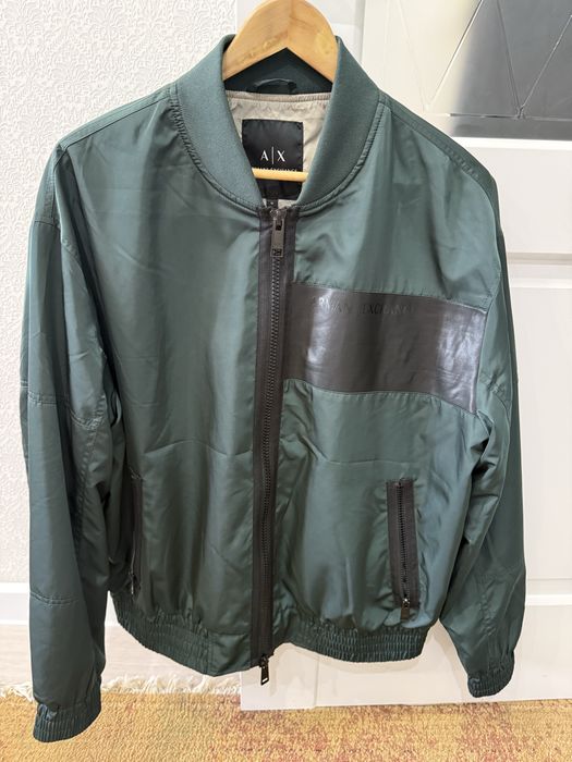 Продам бомбер ветровка куртка Armani M