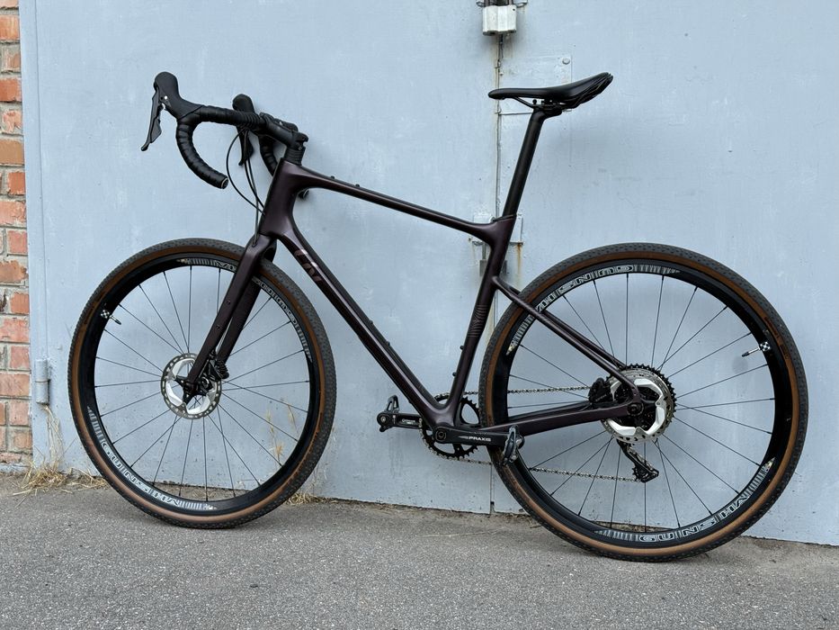 Liv Devote / Giant Revolt / L / ML / GRX / DT swiss / Carbon