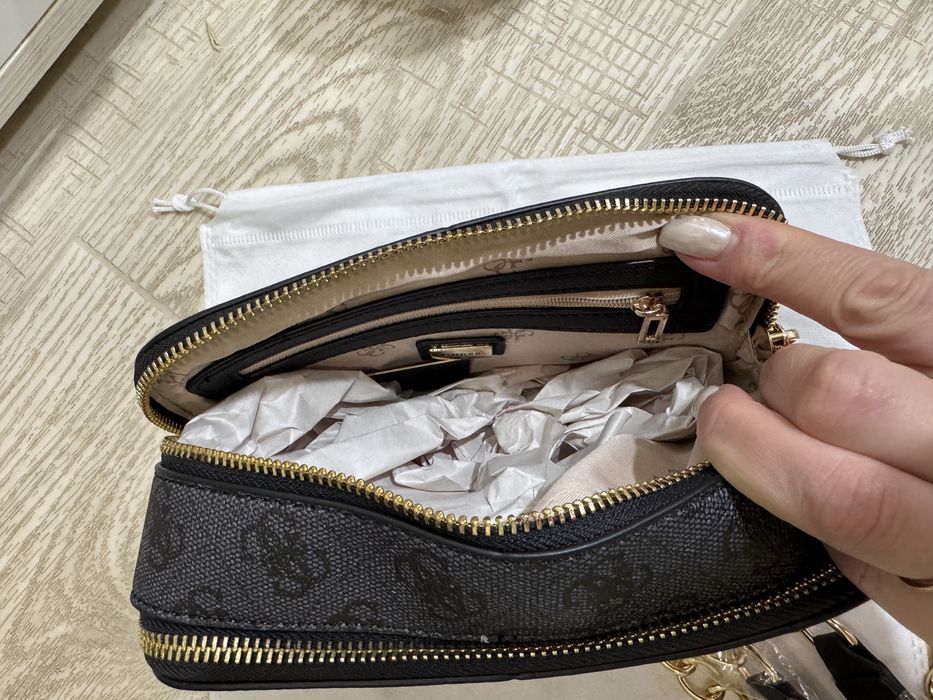 Жіноча сумка Guess