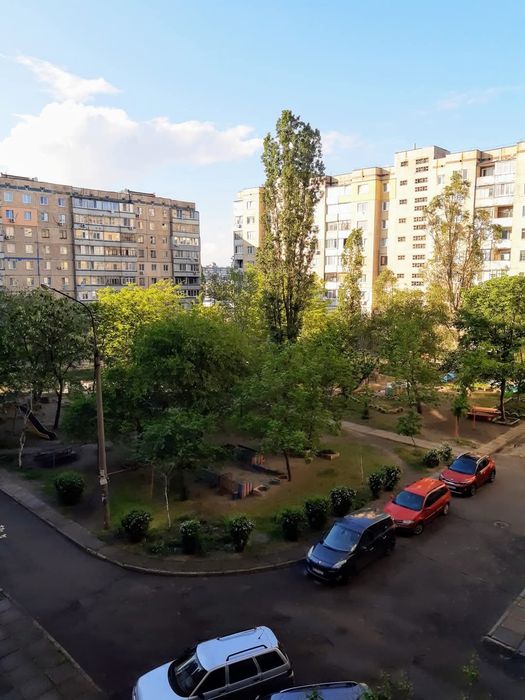 Продам 3 комн. квартиру в Центральной части Левого берега 1 мкр.