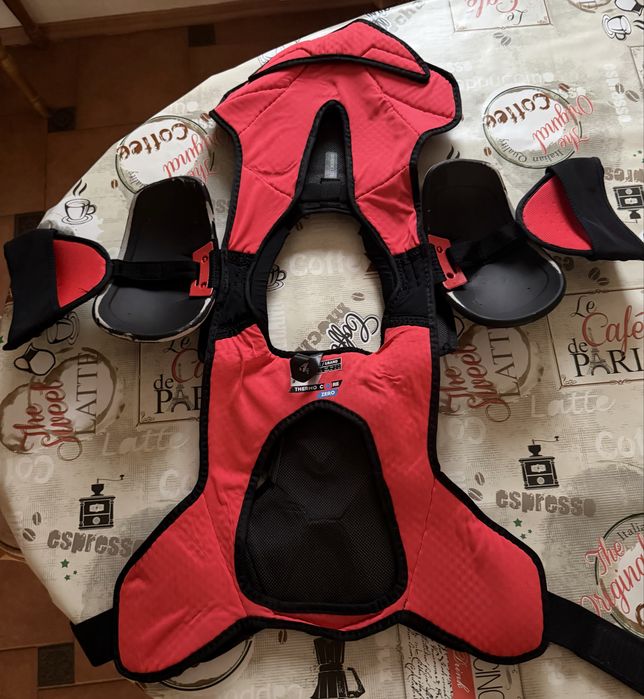 нагрудник хокейний Bauer Vapor Hyperlite