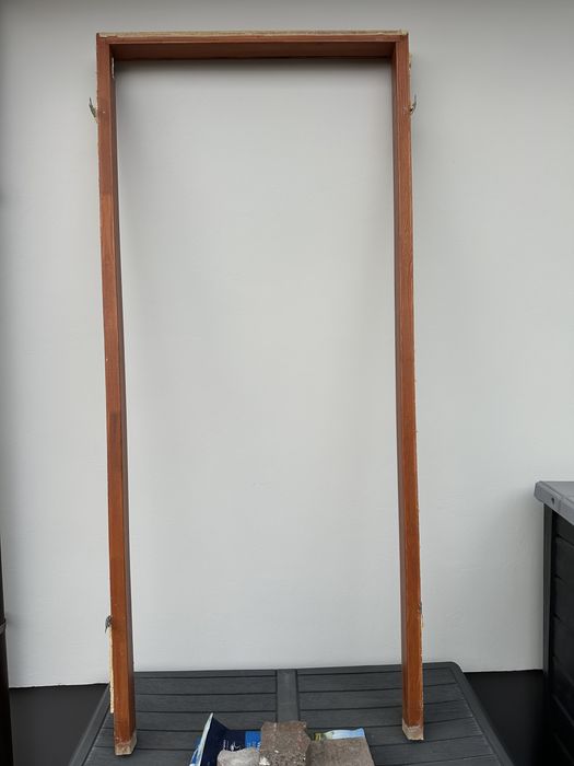 Drzwi lewe 90 drewniane + oscieznica