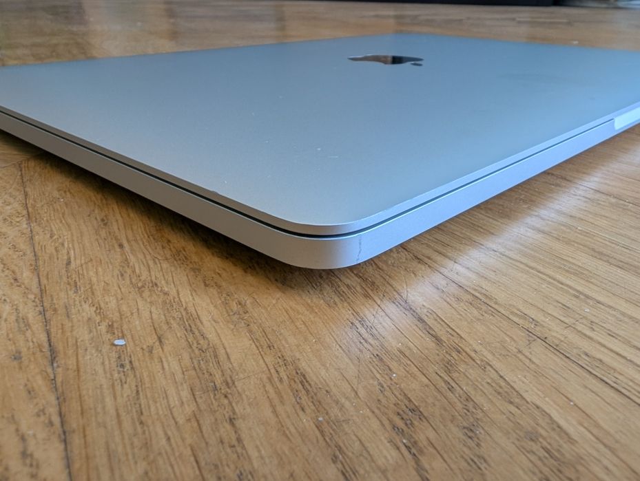 MacBook Pro 2020/2021, a2251, 13"  і5, 16/512 ГБ, як новий, 72 цикли