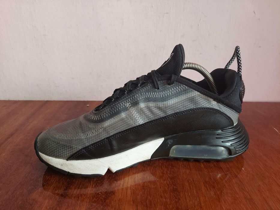 Кроссовки фірми nike air max 2090 оригінал 

Розмір по бірці: EUR 42