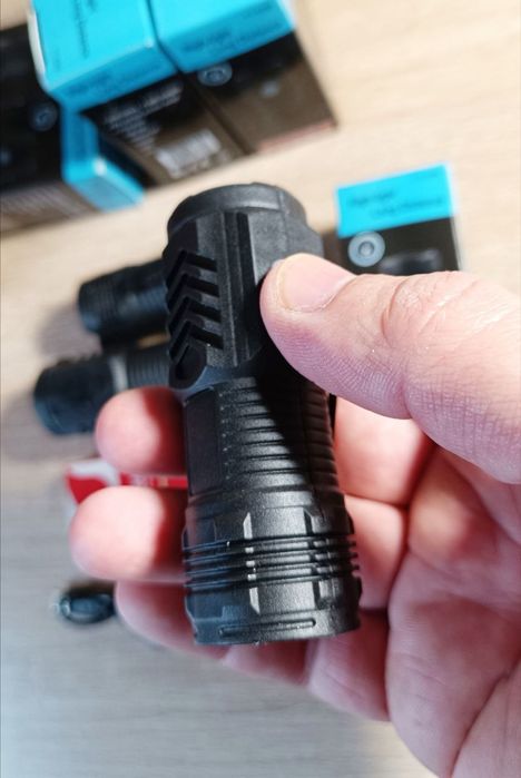 Фонарик ручной на аккумуляторе