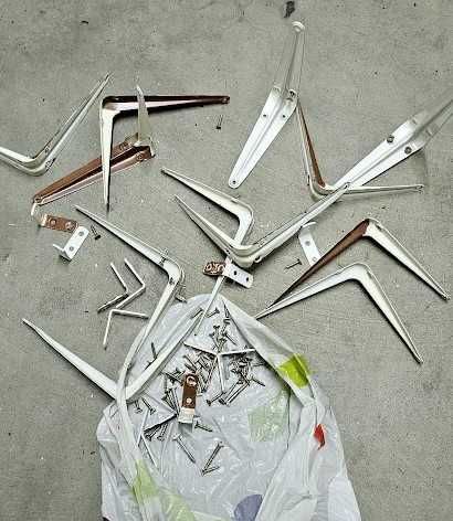 Apoios de prateleiras metálicos