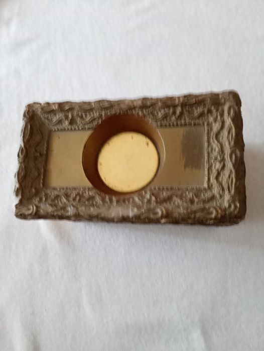 castiçal em madeira dourada