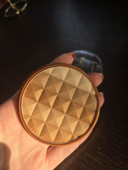 Rimmel Radiance Brick puder rozświetlający bronzer