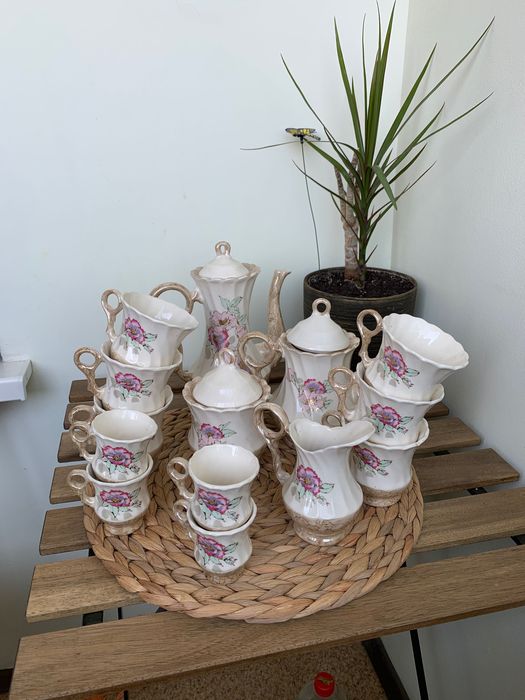 Продам сервіз 14 предметів