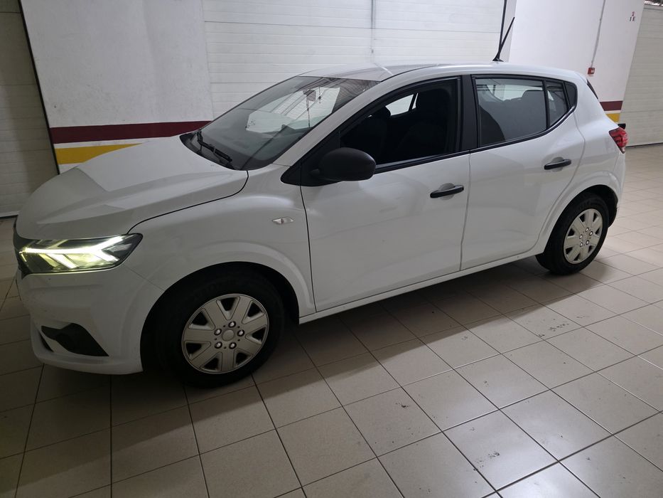 Dacia Sandero branco