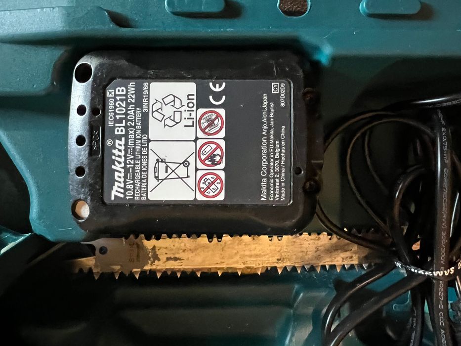 Сабельная пила Makita аккамуляторная JR103D