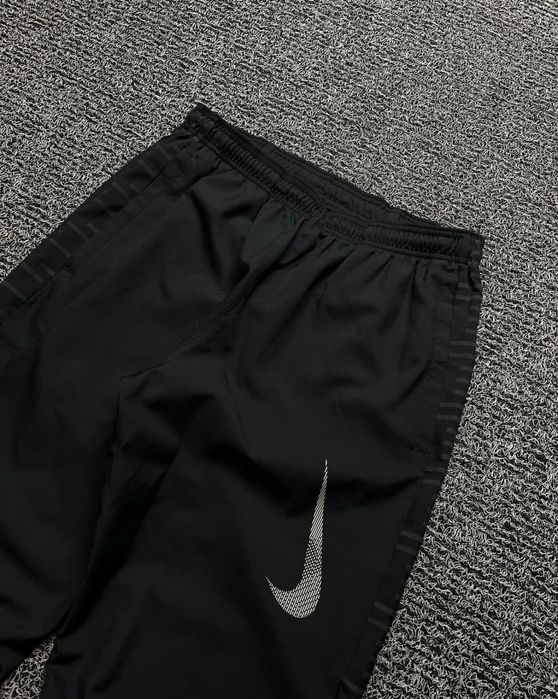 Штани Nike Dri-Fit Run Division Challenger Track Pants/Black(Оригінал)