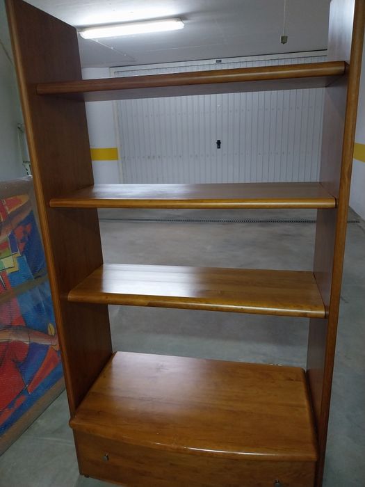 Móvel c/gaveta e prateleiras