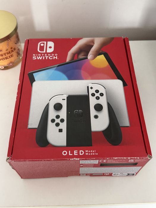 Nintendo Switch OLED Biały super zestaw  + 512GB karta + etui + grip | Prawie nowy