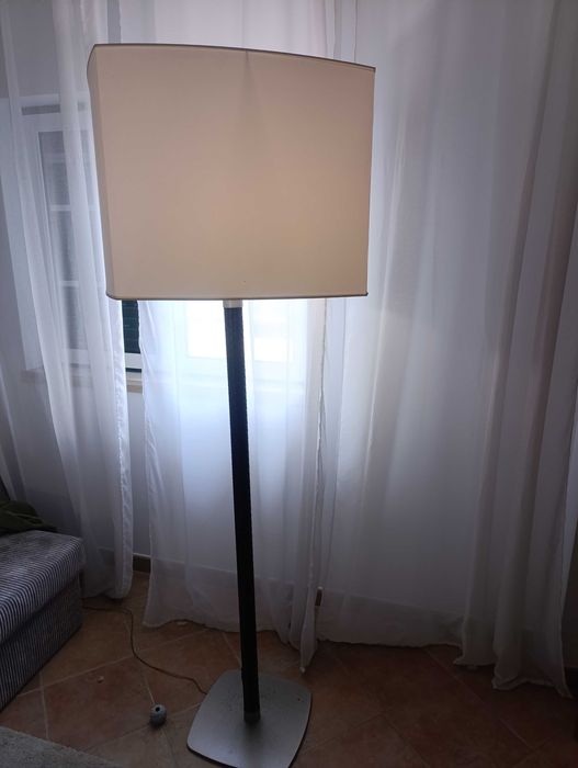 Luminaria de pé - Natuzzi Italia (abajur)
