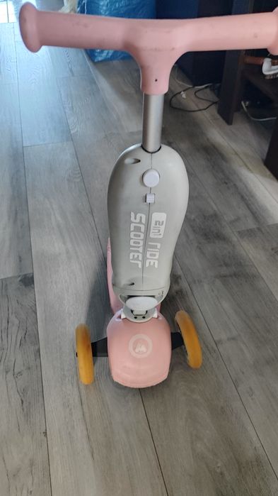 Hulajnoga trzykołowa. Scooter
