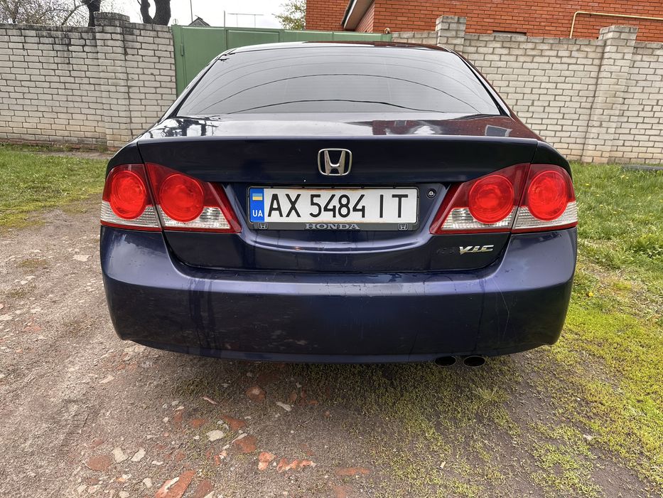 Продам Хонда Сивик 4D мотор 1.8 автомат
