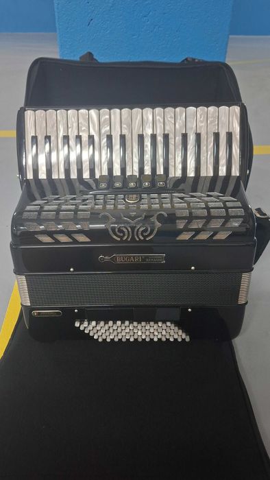 Acordeão Bugari Armando