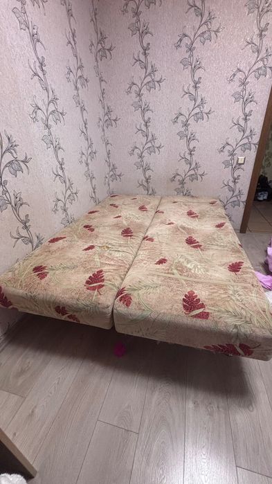 Подарую диван б/у .Самовивіз