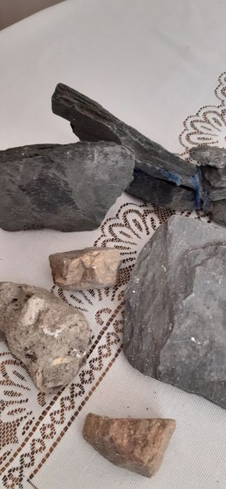 Kamień, łupek i Książka do akwarium