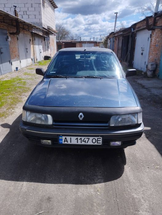 Продам  машину  Рено 21
