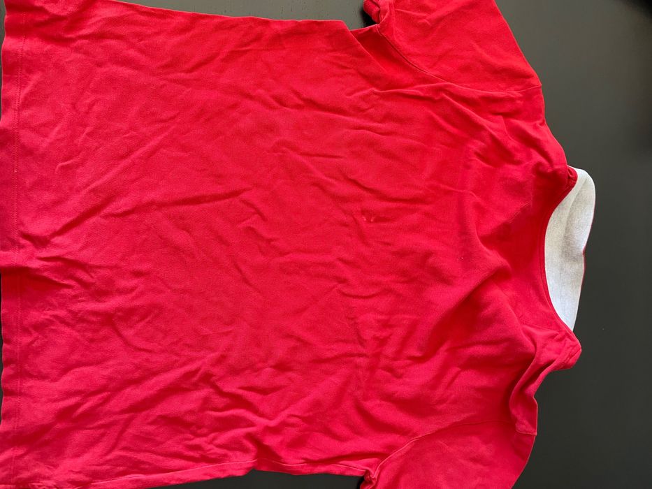 Vendo polo vermelho