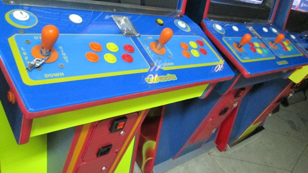 Máquinas jogos arcades com 50 jogos até 2800  jogos , como nova