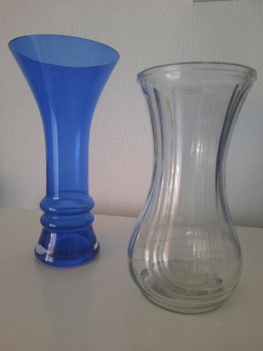 Dois vasos decorativos