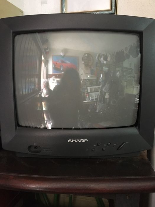 Tv Sharp antiga mas a funcionar