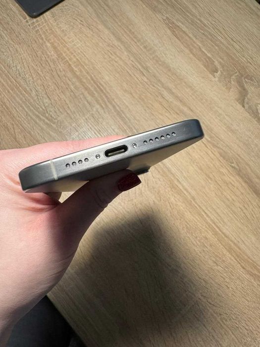 Apple iPhone 15 Pro Max 256 GB Natural Titanium (Б/У але "як новий")